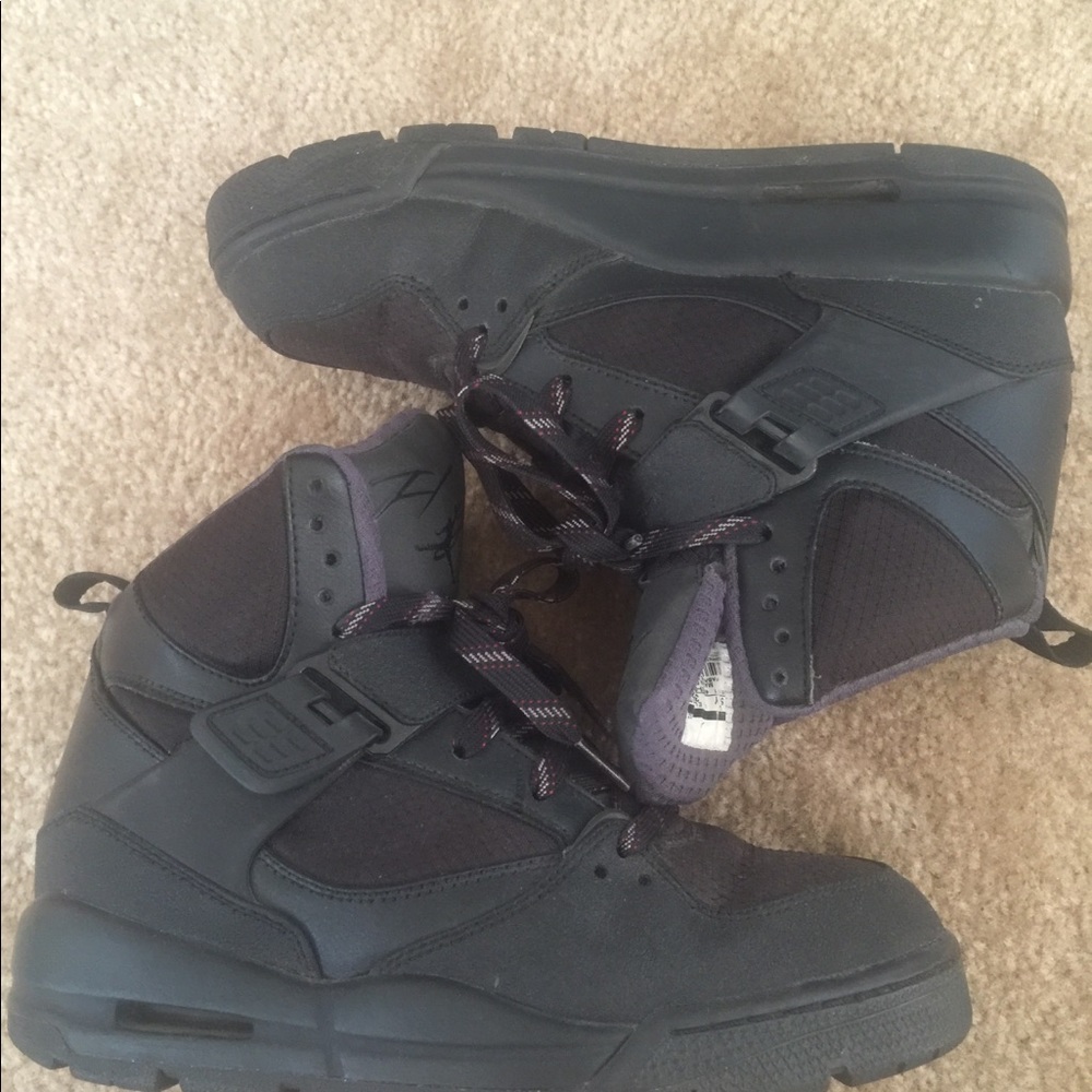 GRADESCHOOL size 5.5 Air Jordan Flight 45 Trek